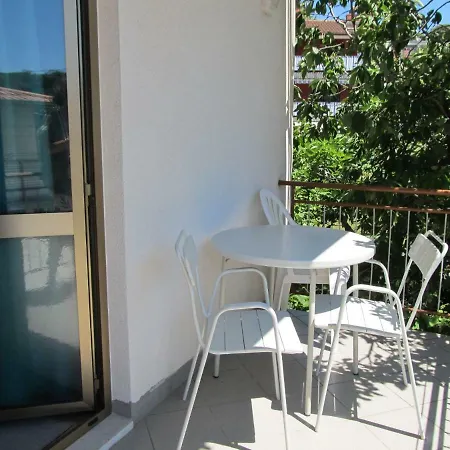 & At Grandma Maria's Place Vendégház